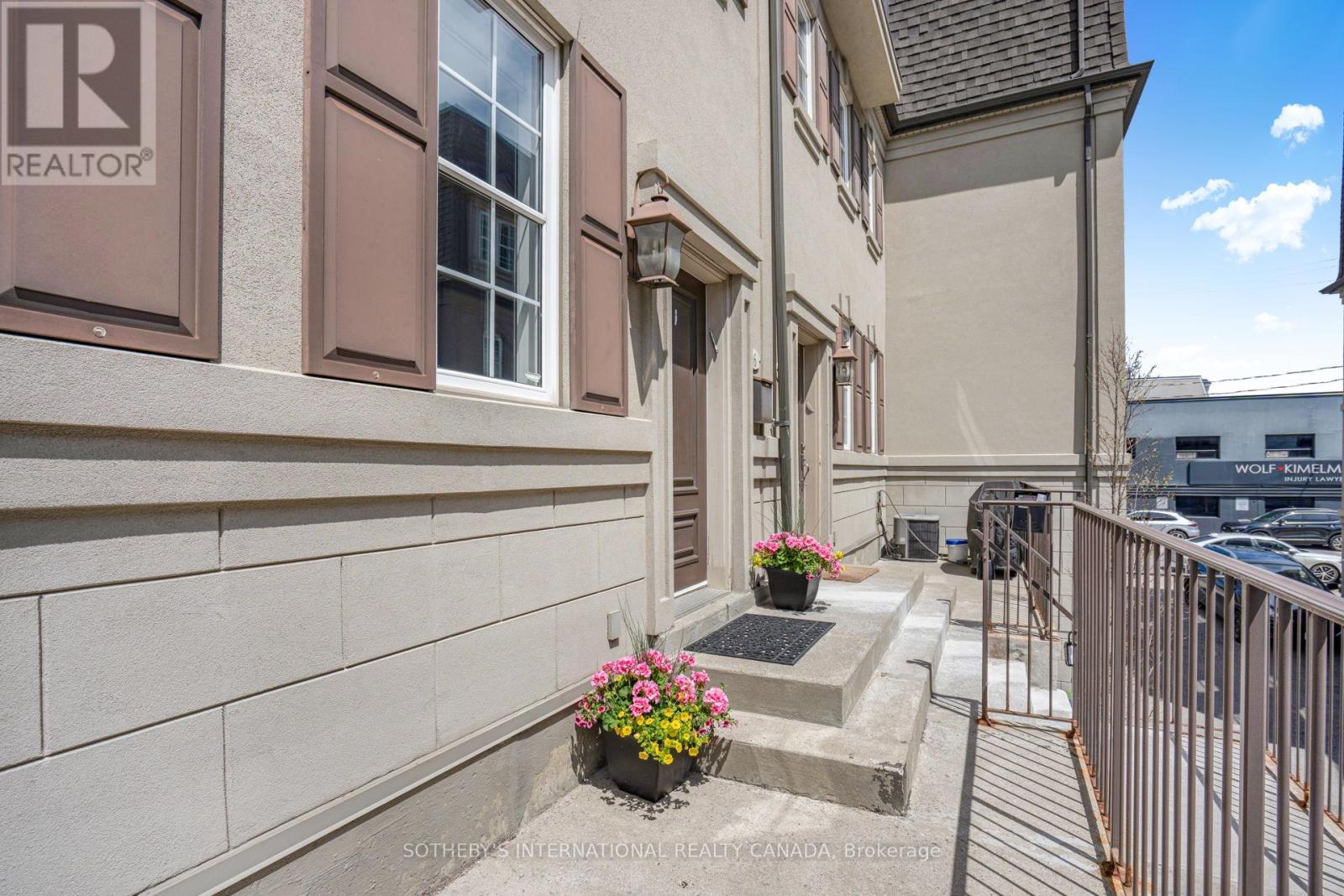 6 Tony Grande Lane, Toronto, Ontario  M6C 0A1 - Photo 4 - C13144310