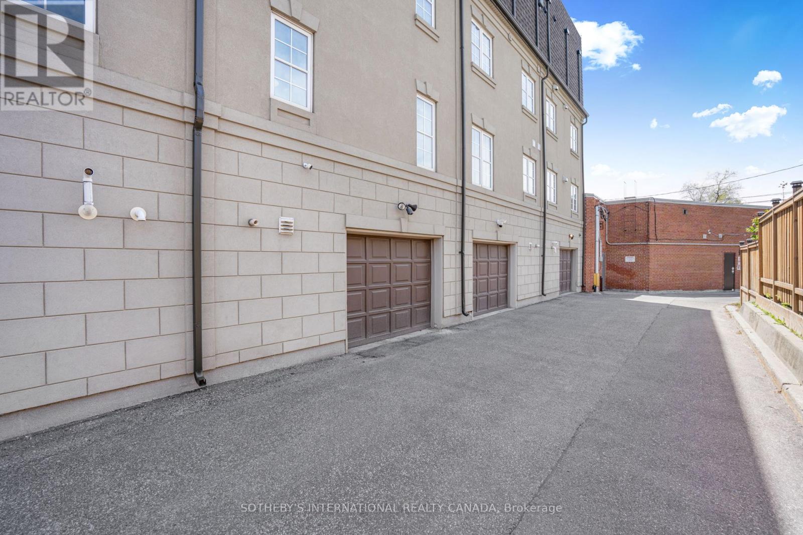 6 Tony Grande Lane, Toronto, Ontario  M6C 0A1 - Photo 44 - C13144310