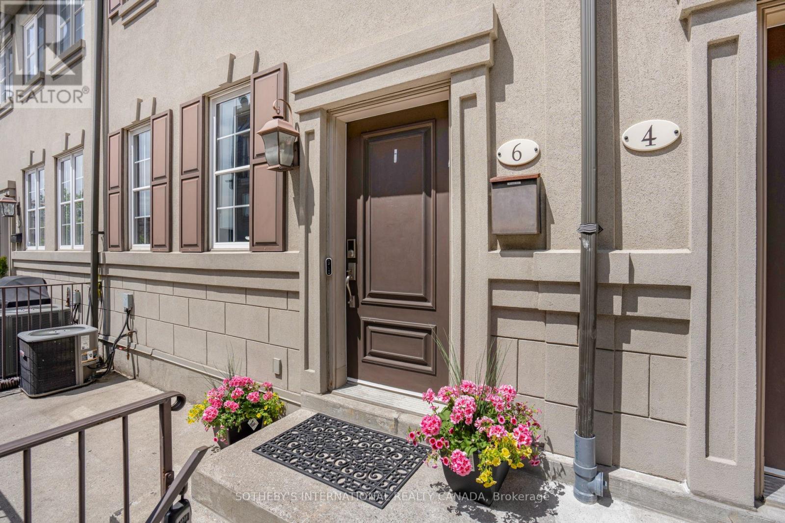 6 Tony Grande Lane, Toronto, Ontario  M6C 0A1 - Photo 5 - C13144310