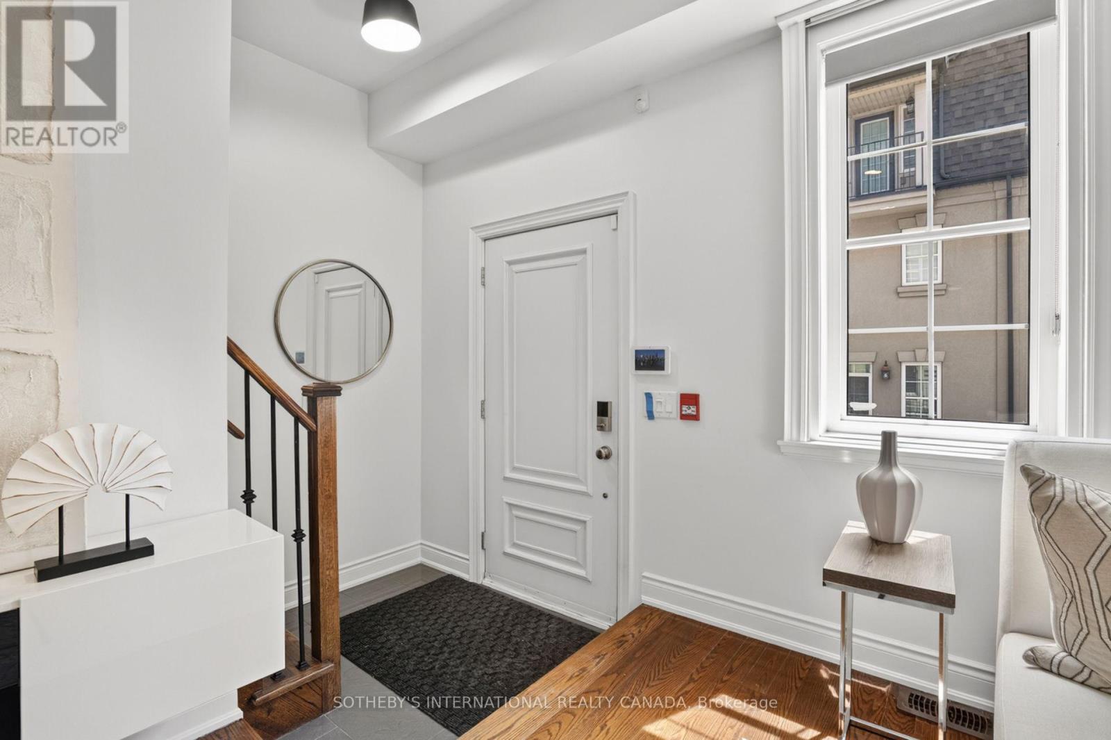 6 Tony Grande Lane, Toronto, Ontario  M6C 0A1 - Photo 6 - C13144310
