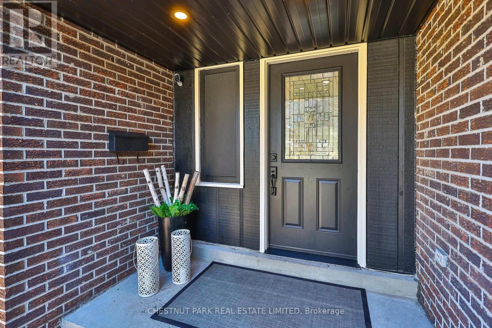 54 Loganberry Crescent, Toronto, Ontario  M2H 3H1 - Photo 2 - C13144322