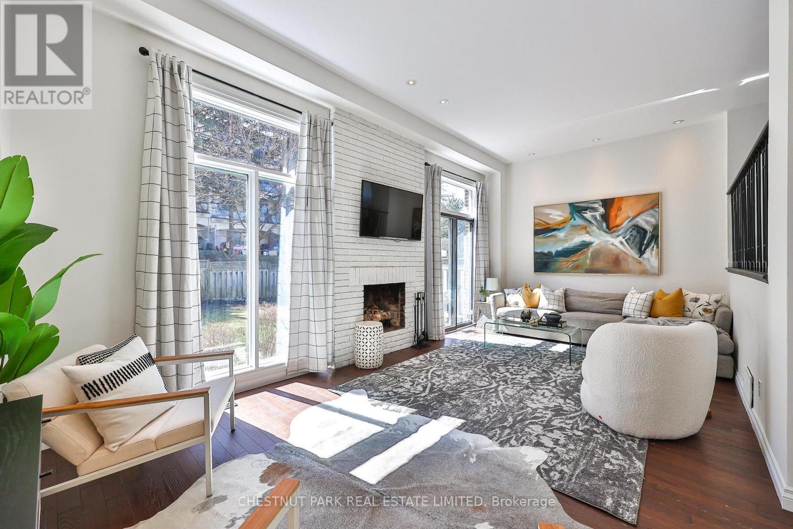 54 Loganberry Crescent, Toronto, Ontario  M2H 3H1 - Photo 4 - C13144322