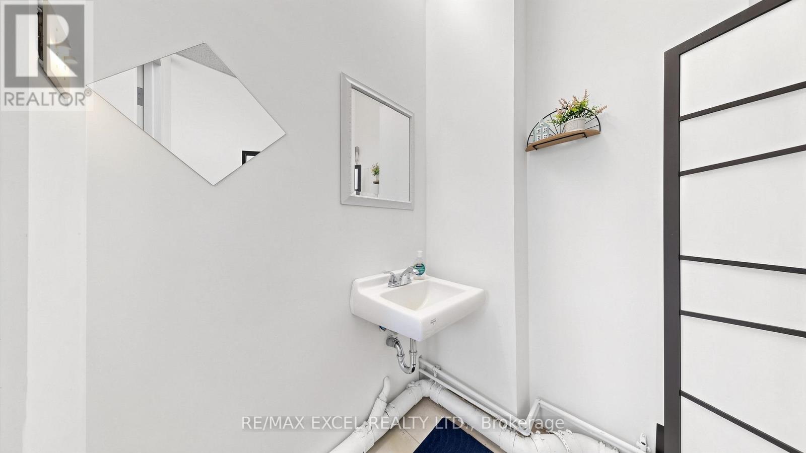 6 - 24 Wellesley Street W, Toronto, Ontario  M4Y 2X6 - Photo 17 - C13144382