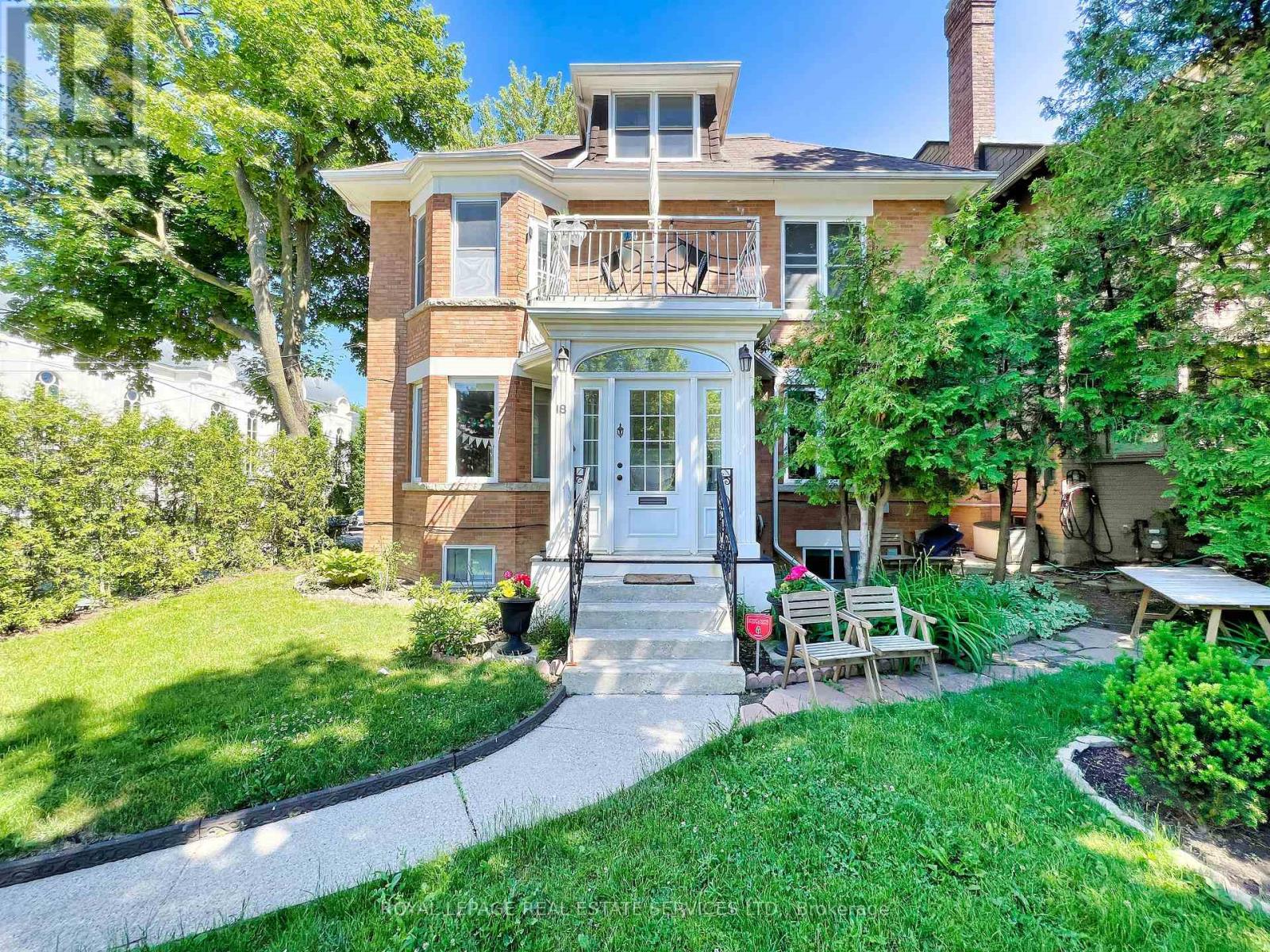 18 Shorncliffe Avenue, Toronto, Ontario M4V 1T1 - Photo 1 - C13144392