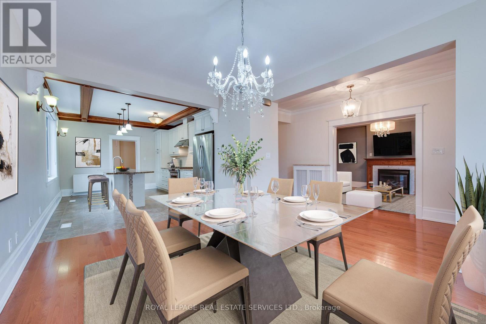 18 Shorncliffe Avenue, Toronto, Ontario M4V 1T1 - Photo 5 - C13144392