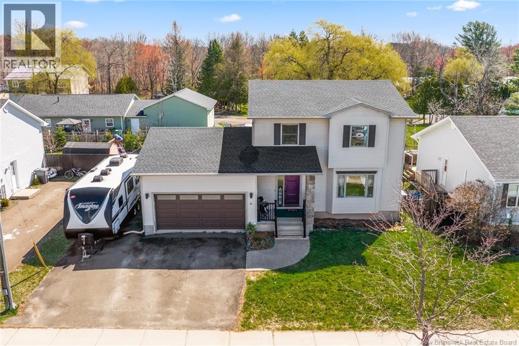 42 Regiment Creek Avenue, Fredericton, New Brunswick  E3G 9W2 - Photo 2 - NB139790