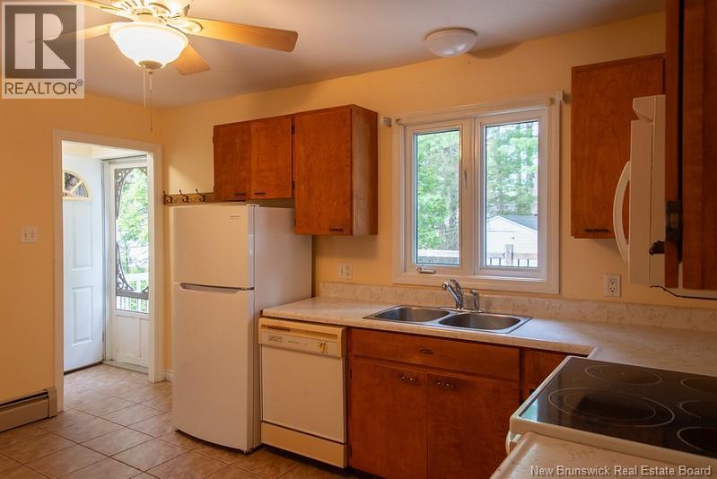 72 Hartt Street, Fredericton, New Brunswick  E3A 4X8 - Photo 4 - NB139525