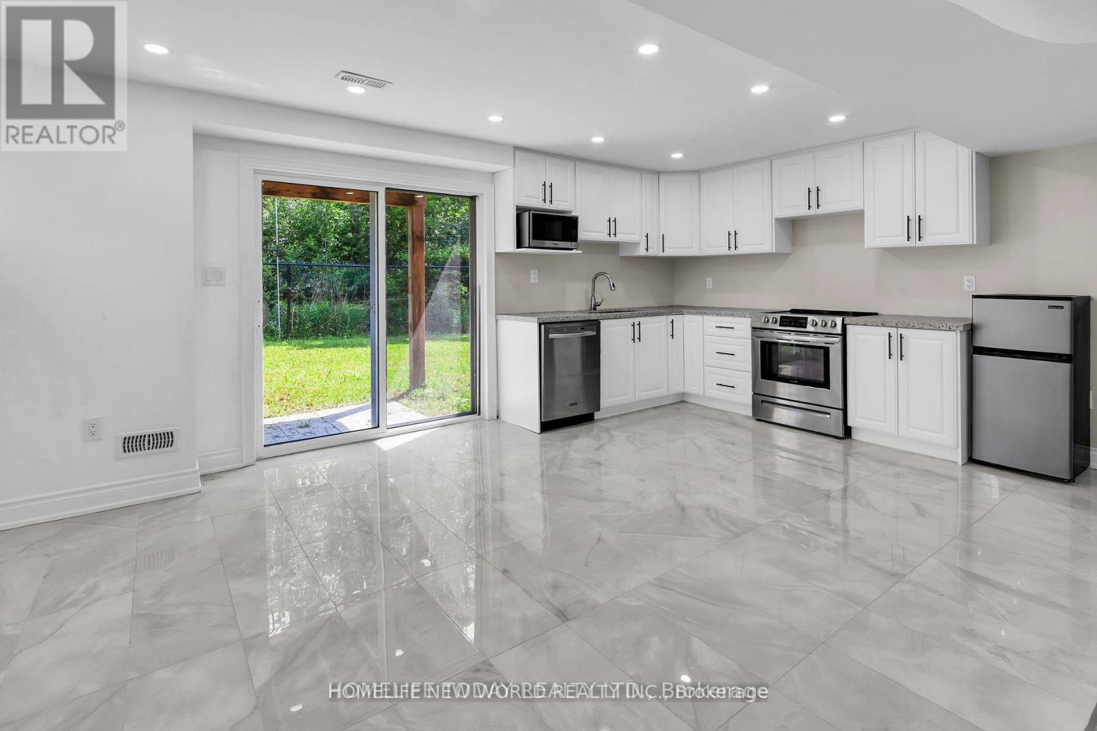 265 Bruce Cameron Drive, Clarington, Ontario  L1C 3K2 - Photo 4 - E13144064