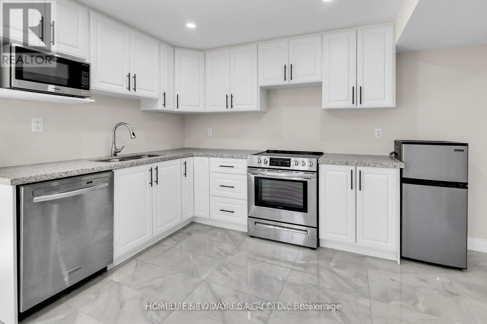 265 Bruce Cameron Drive, Clarington, Ontario  L1C 3K2 - Photo 5 - E13144064