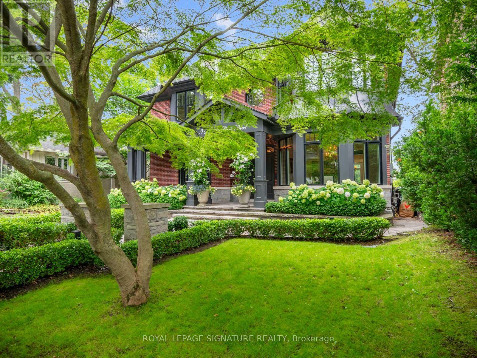 9 Neville Park Boulevard, Toronto, Ontario  M4E 3P5 - Photo 4 - E13144084