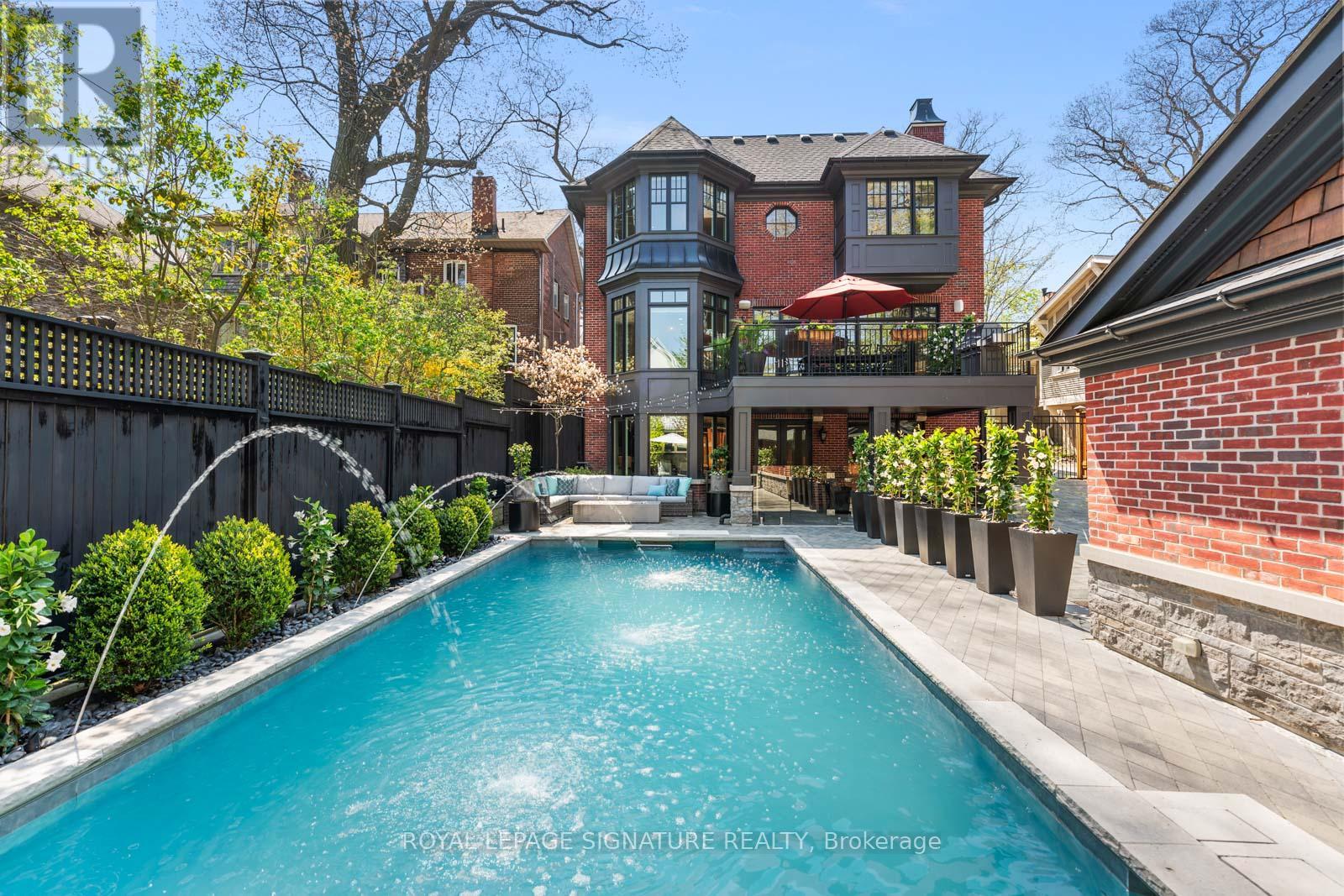 9 Neville Park Boulevard, Toronto, Ontario  M4E 3P5 - Photo 7 - E13144084
