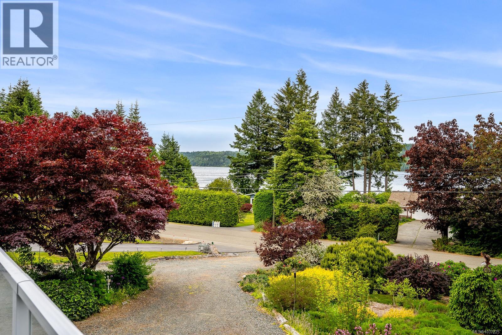 7627 Ships Point Rd, Fanny Bay, British Columbia  V0R 1W0 - Photo 35 - 1037225