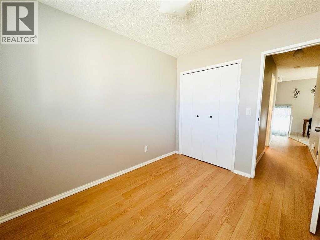 15 Pinecliff Close NE, Calgary, Alberta  T1Y 4N3 - Photo 9 - A2304632