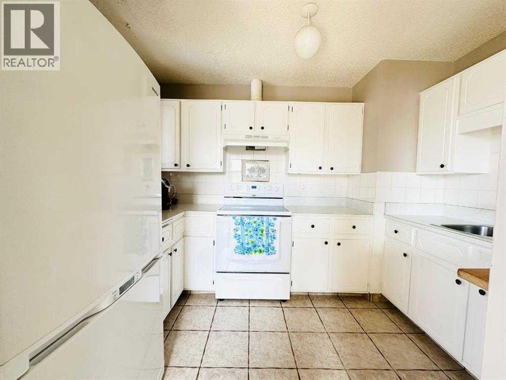 15 Pinecliff Close NE, Calgary, Alberta  T1Y 4N3 - Photo 11 - A2304632