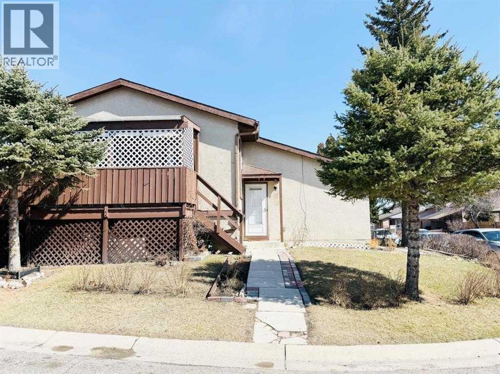 15 PINECLIFF Close NE, Calgary, Alberta