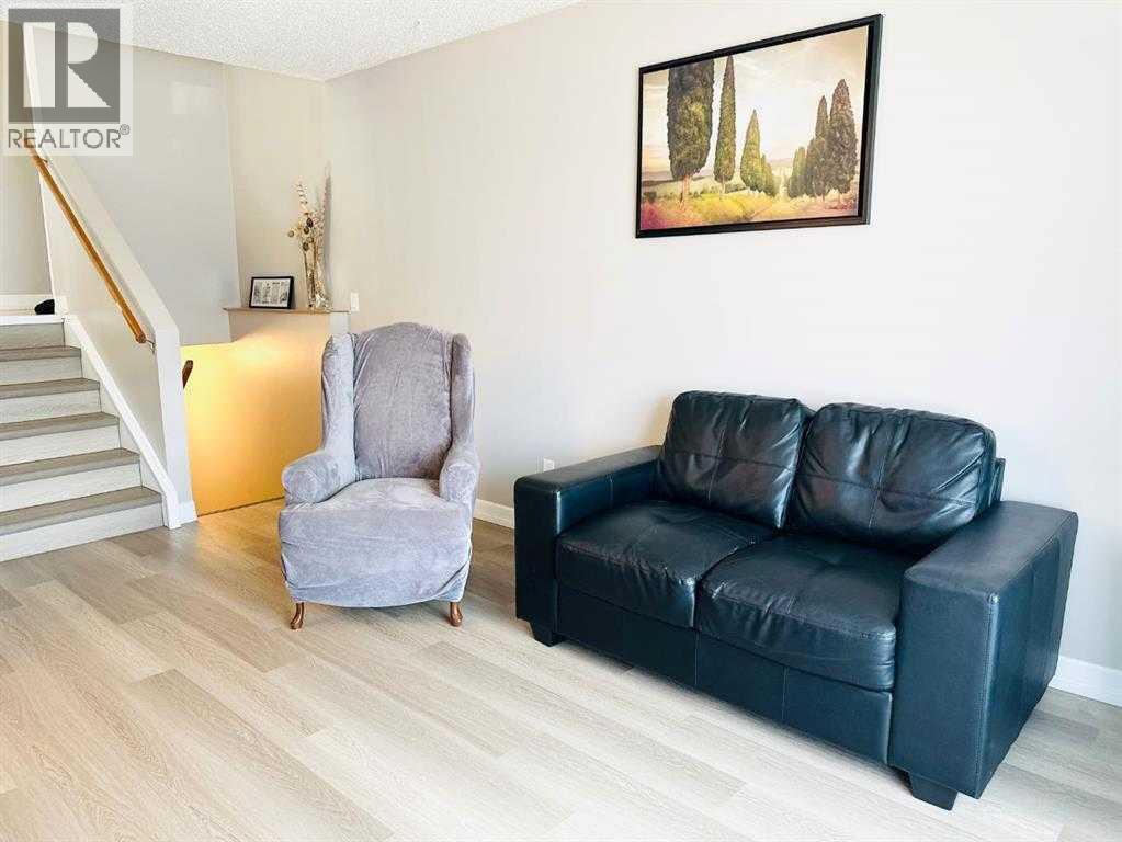15 Pinecliff Close NE, Calgary, Alberta  T1Y 4N3 - Photo 2 - A2304632