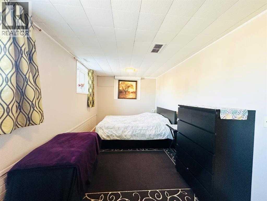 15 Pinecliff Close NE, Calgary, Alberta  T1Y 4N3 - Photo 33 - A2304632