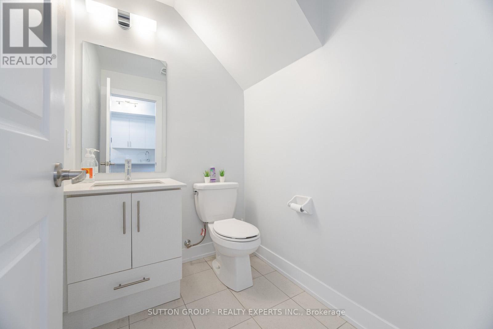 L109 - 9560 Islington Avenue, Vaughan, Ontario  L4H 4Z5 - Photo 21 - N13144056