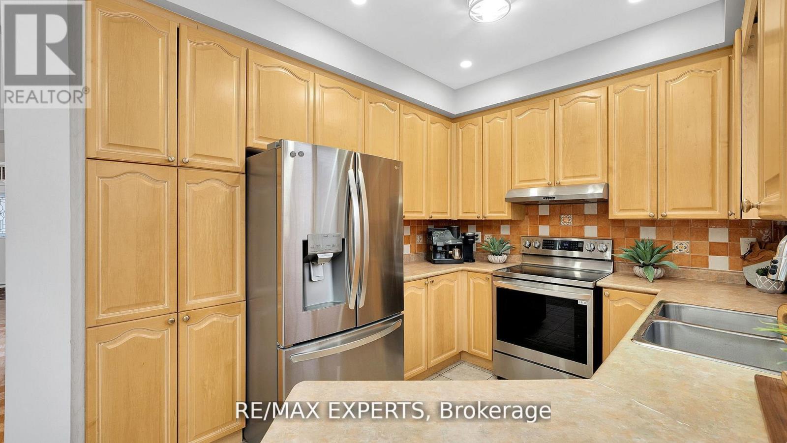 11 Crew Crescent, Vaughan, Ontario  L6A 3E9 - Photo 6 - N13144070