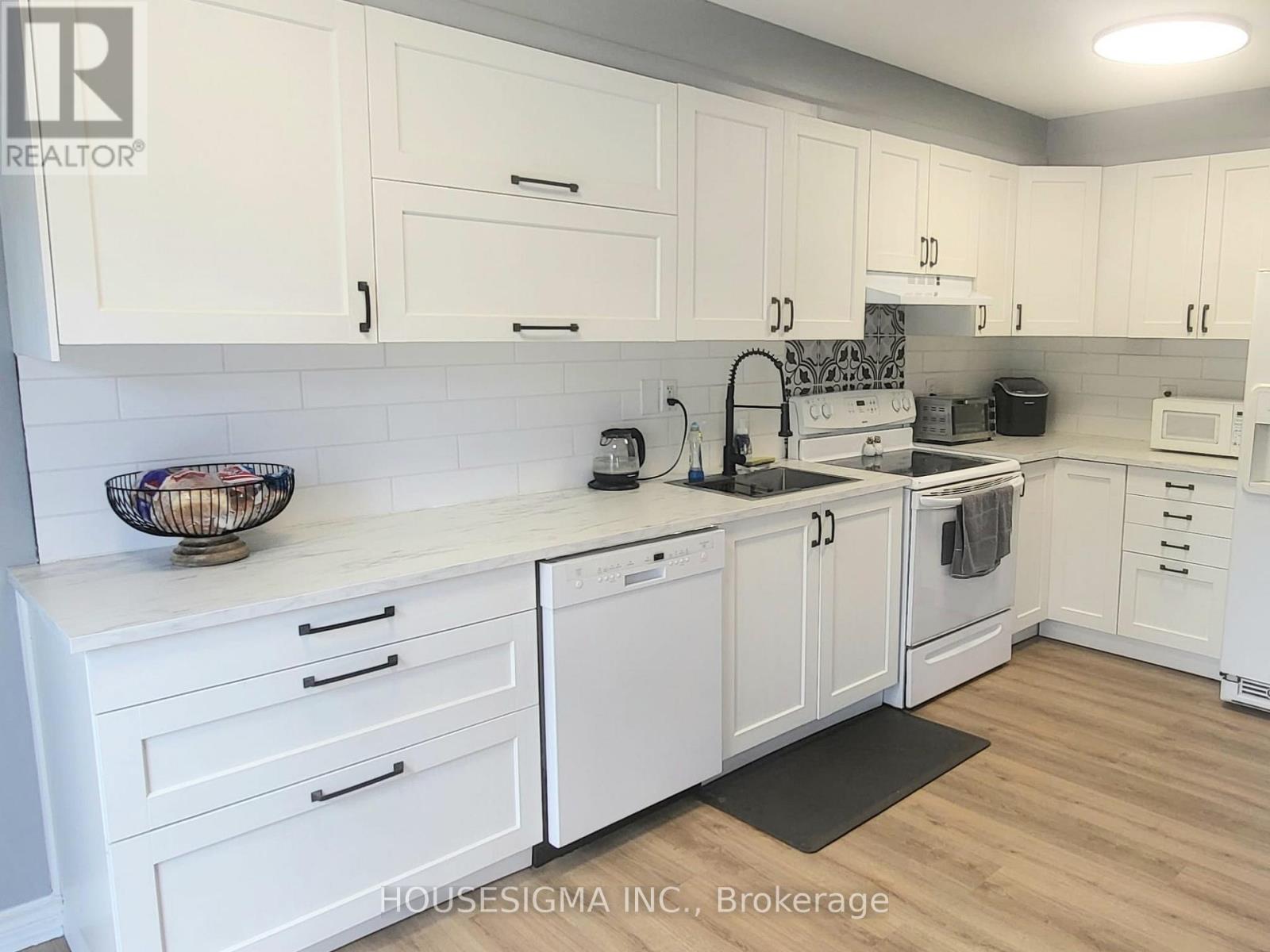 58 Lookout Street, Essa (Angus), Ontario  L0M 1B4 - Photo 4 - N13144090