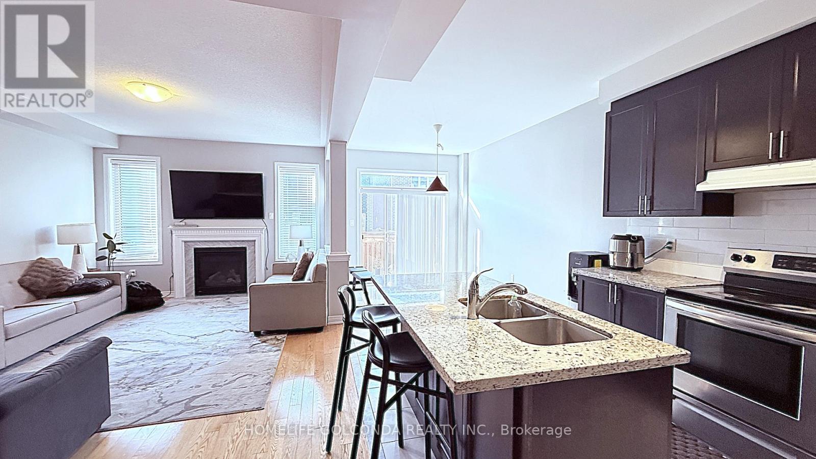 24 Applegate Drive, East Gwillimbury, Ontario  L9N 0R2 - Photo 4 - N13144280