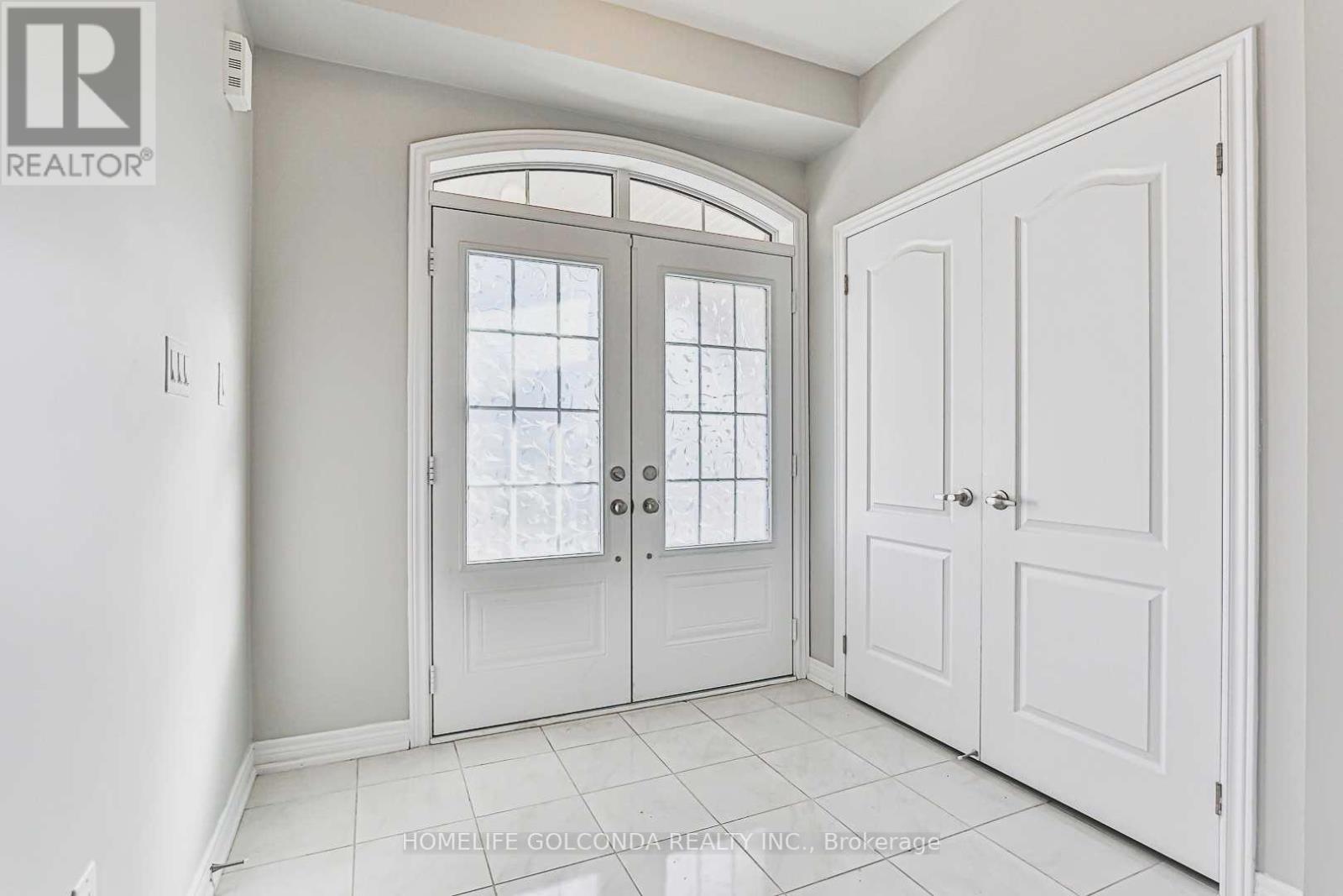 24 Applegate Drive, East Gwillimbury, Ontario  L9N 0R2 - Photo 9 - N13144280