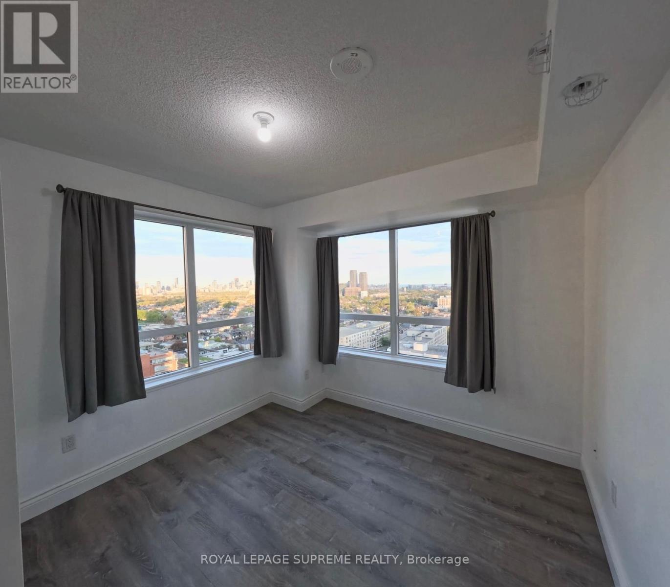 2102 - 1420 Dupont Street, Toronto, Ontario  M6H 0C2 - Photo 12 - W12994910