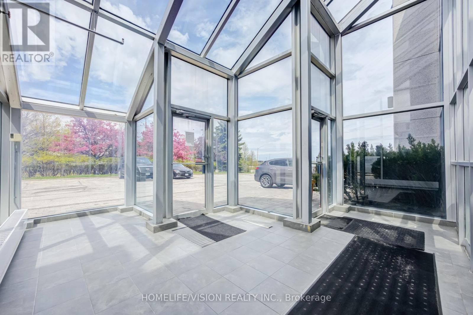 25 Minthorn Boulevard, Markham, Ontario  L3T 7N5 - Photo 12 - N13130104