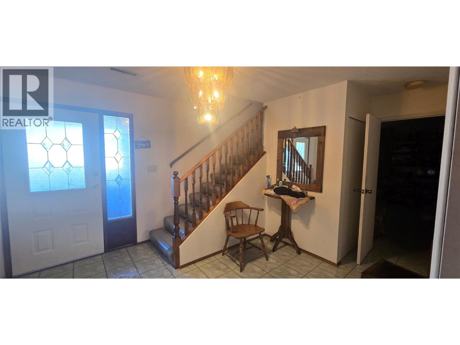 10 Spruce Court, Osoyoos, British Columbia  V0H 1V3 - Photo 3 - 10387950