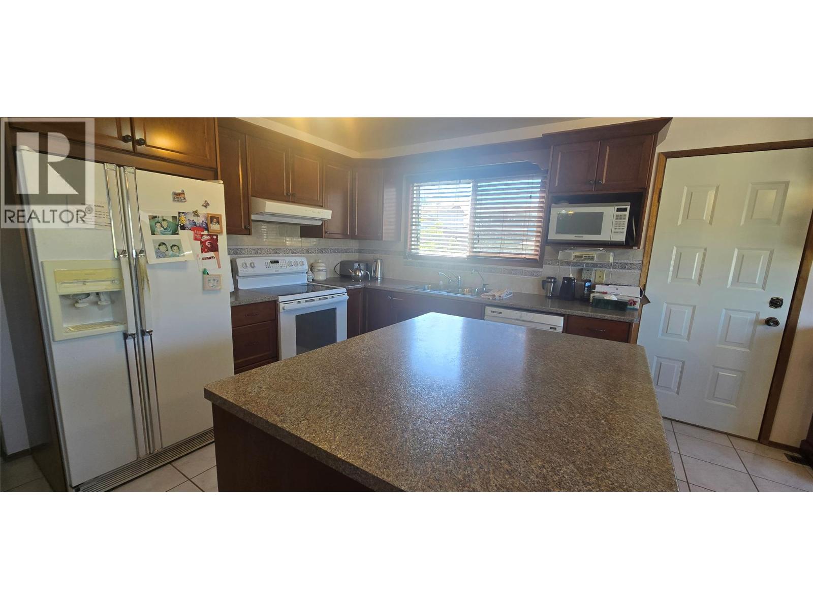 10 Spruce Court, Osoyoos, British Columbia  V0H 1V3 - Photo 8 - 10387950