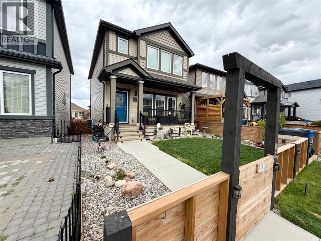 527 Moonlight Lane W, Lethbridge, Alberta  T1J 5K1 - Photo 2 - A2312472