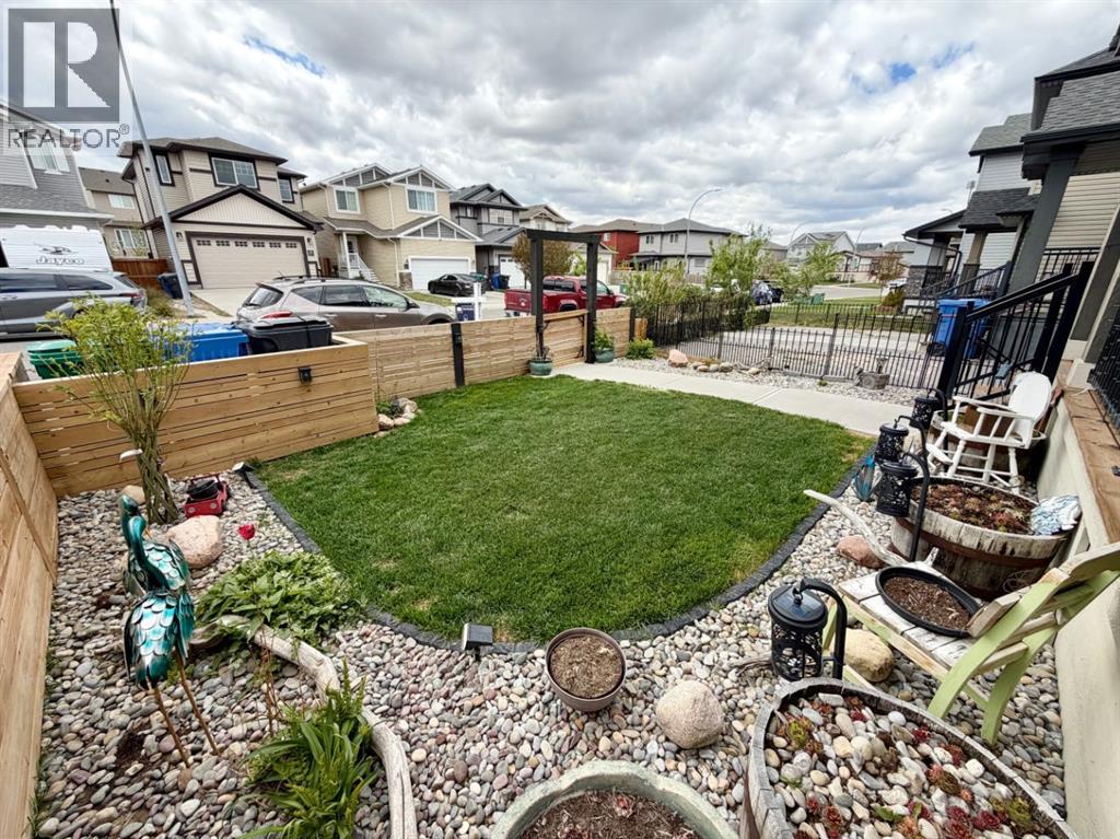 527 Moonlight Lane W, Lethbridge, Alberta  T1J 5K1 - Photo 4 - A2312472