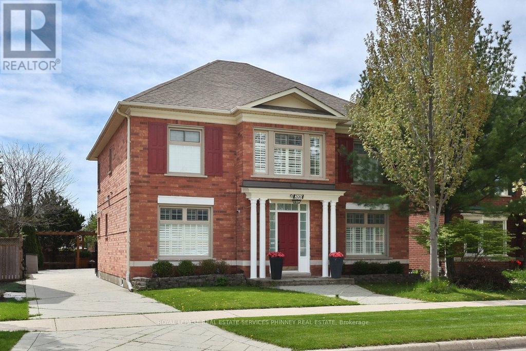 200 Lexington Road, Oakville, Ontario  L6H 6L6 - Photo 1 - W13144052