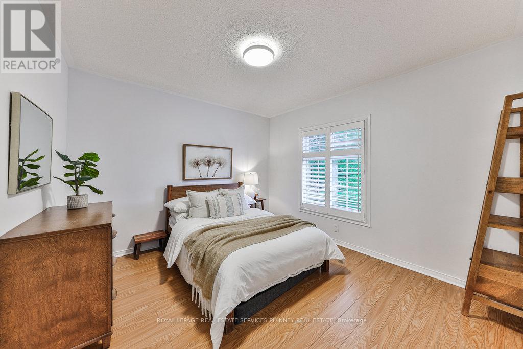 200 Lexington Road, Oakville, Ontario  L6H 6L6 - Photo 18 - W13144052