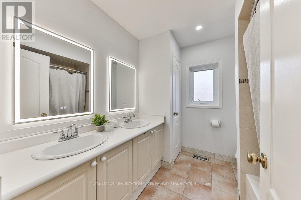 200 Lexington Road, Oakville, Ontario  L6H 6L6 - Photo 22 - W13144052