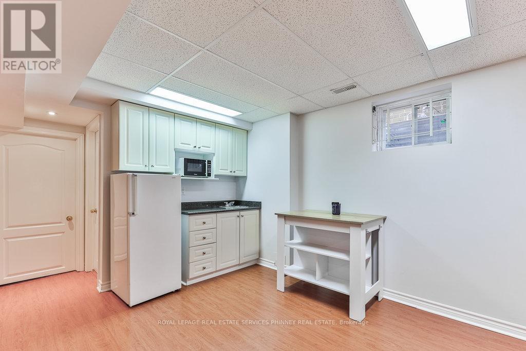 200 Lexington Road, Oakville, Ontario  L6H 6L6 - Photo 25 - W13144052
