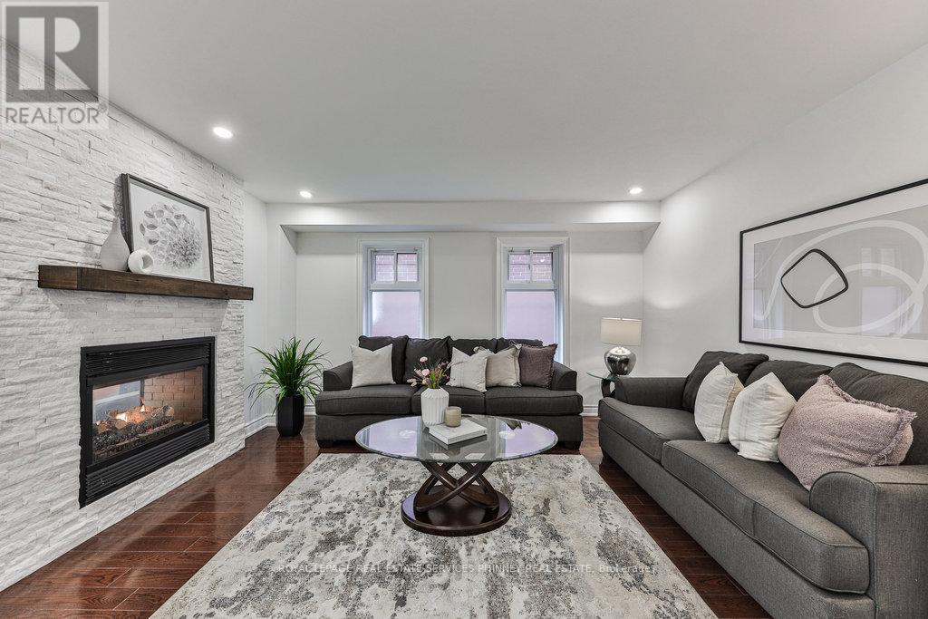 200 Lexington Road, Oakville, Ontario  L6H 6L6 - Photo 7 - W13144052