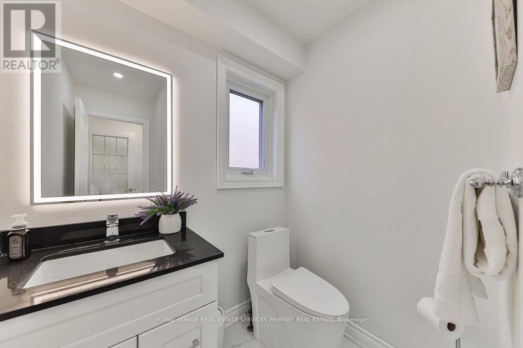 200 Lexington Road, Oakville, Ontario  L6H 6L6 - Photo 8 - W13144052