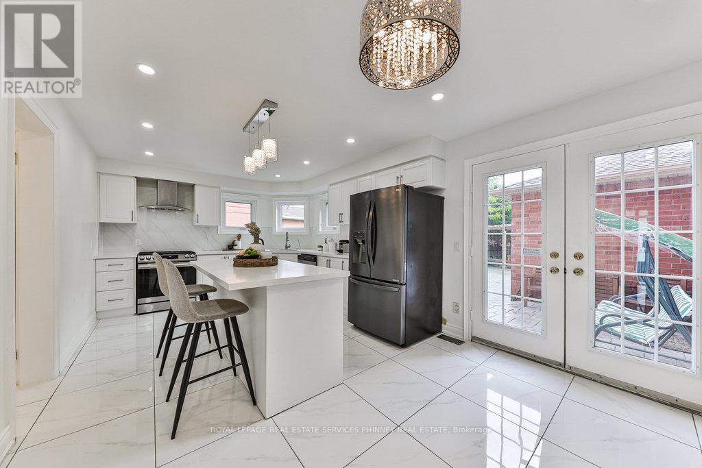200 Lexington Road, Oakville, Ontario  L6H 6L6 - Photo 9 - W13144052
