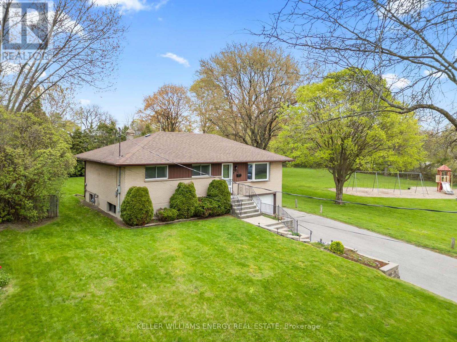 365 HUMEWOOD AVENUE, Oshawa, Ontario