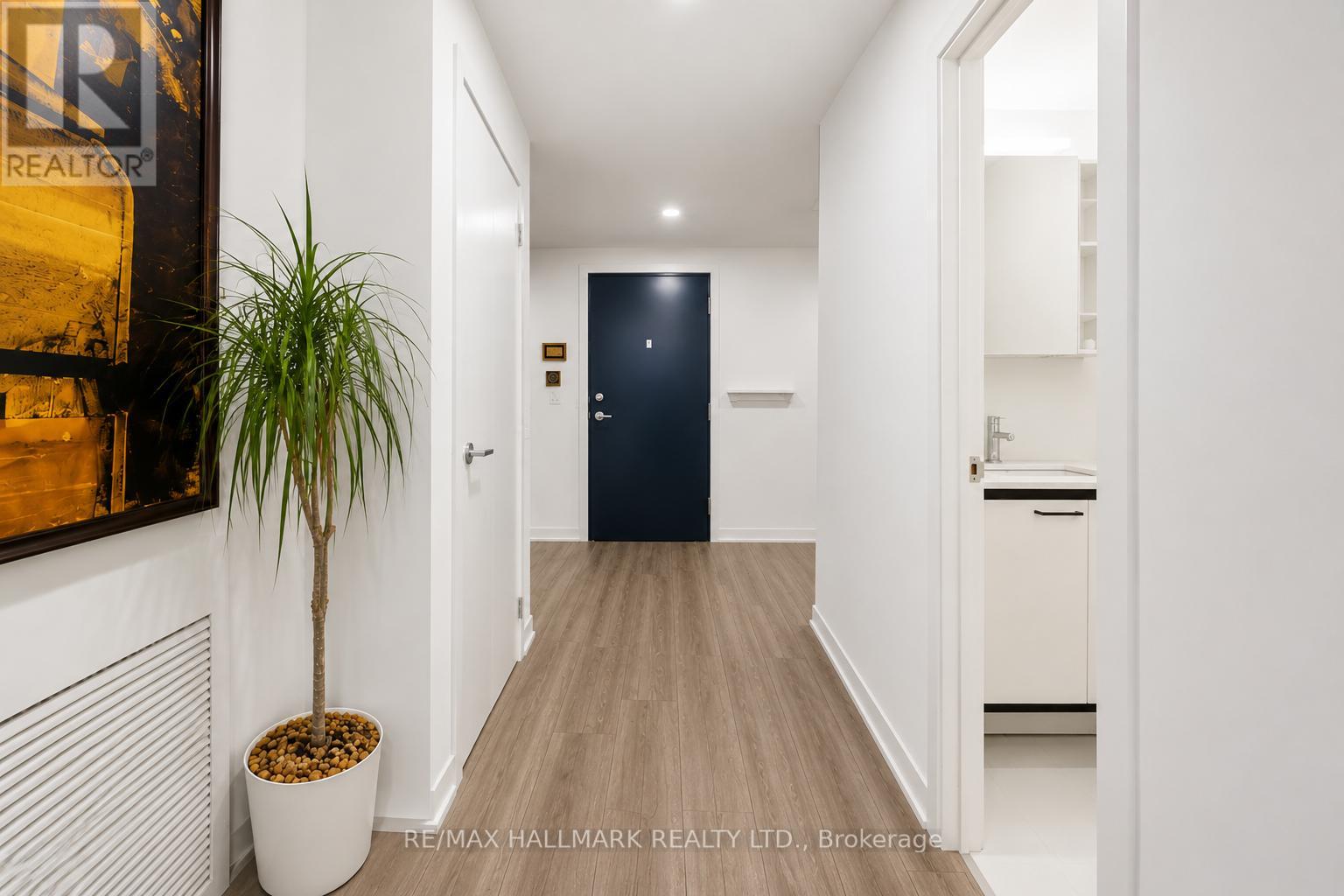 509 - 1808 St Clair Avenue W, Toronto, Ontario  M6N 0C1 - Photo 3 - W13144096