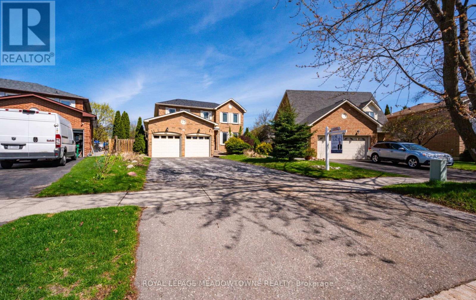 16 Cox Crescent, Brampton, Ontario  L6X 3H1 - Photo 2 - W13144128