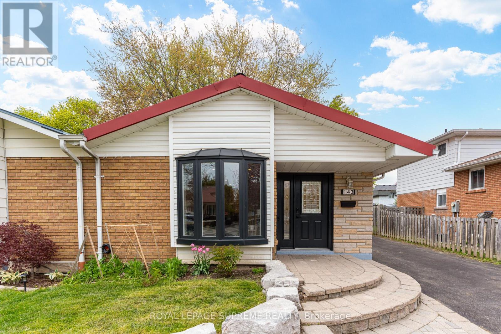 143 Voltarie Crescent, Mississauga, Ontario  L5A 2A5 - Photo 2 - W13144146
