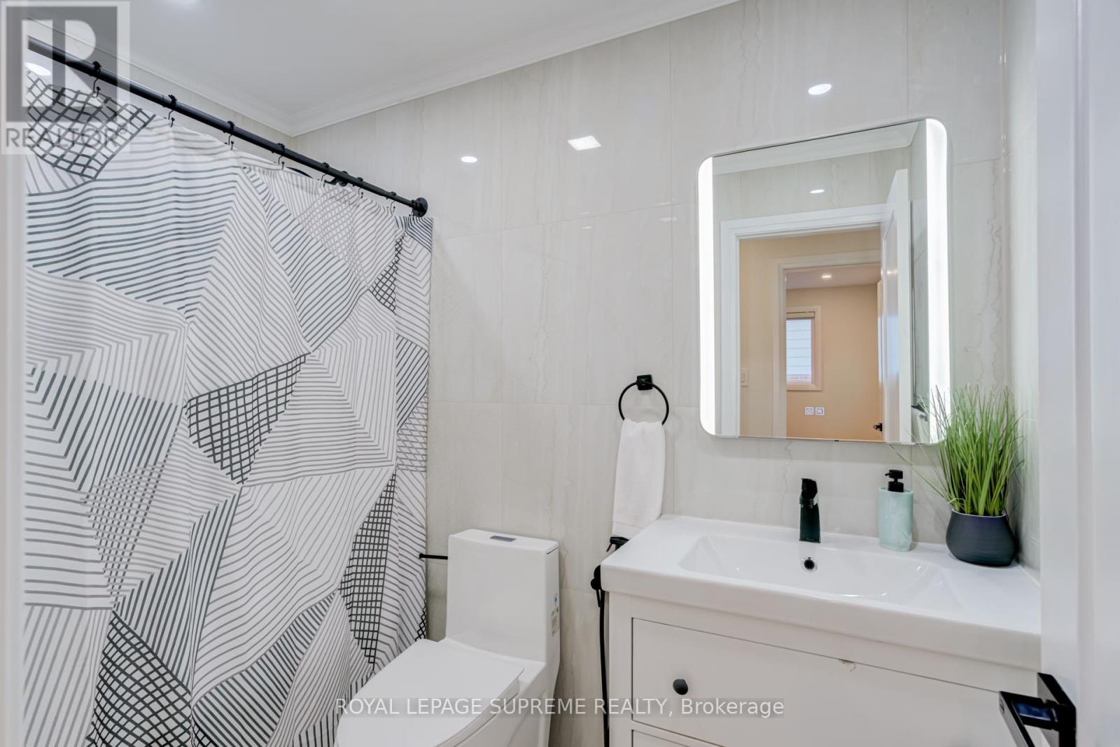 143 Voltarie Crescent, Mississauga, Ontario  L5A 2A5 - Photo 24 - W13144146
