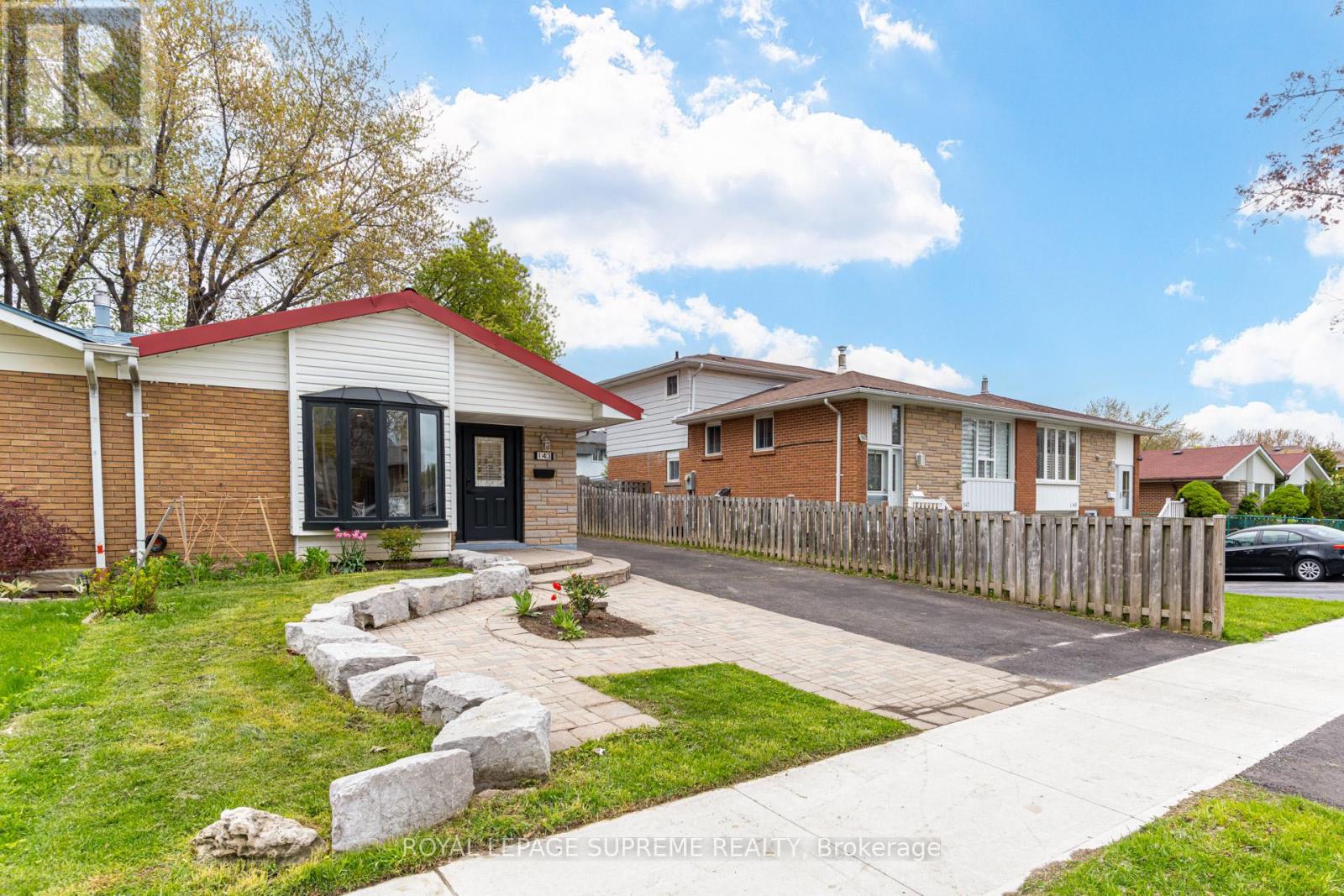 143 Voltarie Crescent, Mississauga, Ontario  L5A 2A5 - Photo 3 - W13144146