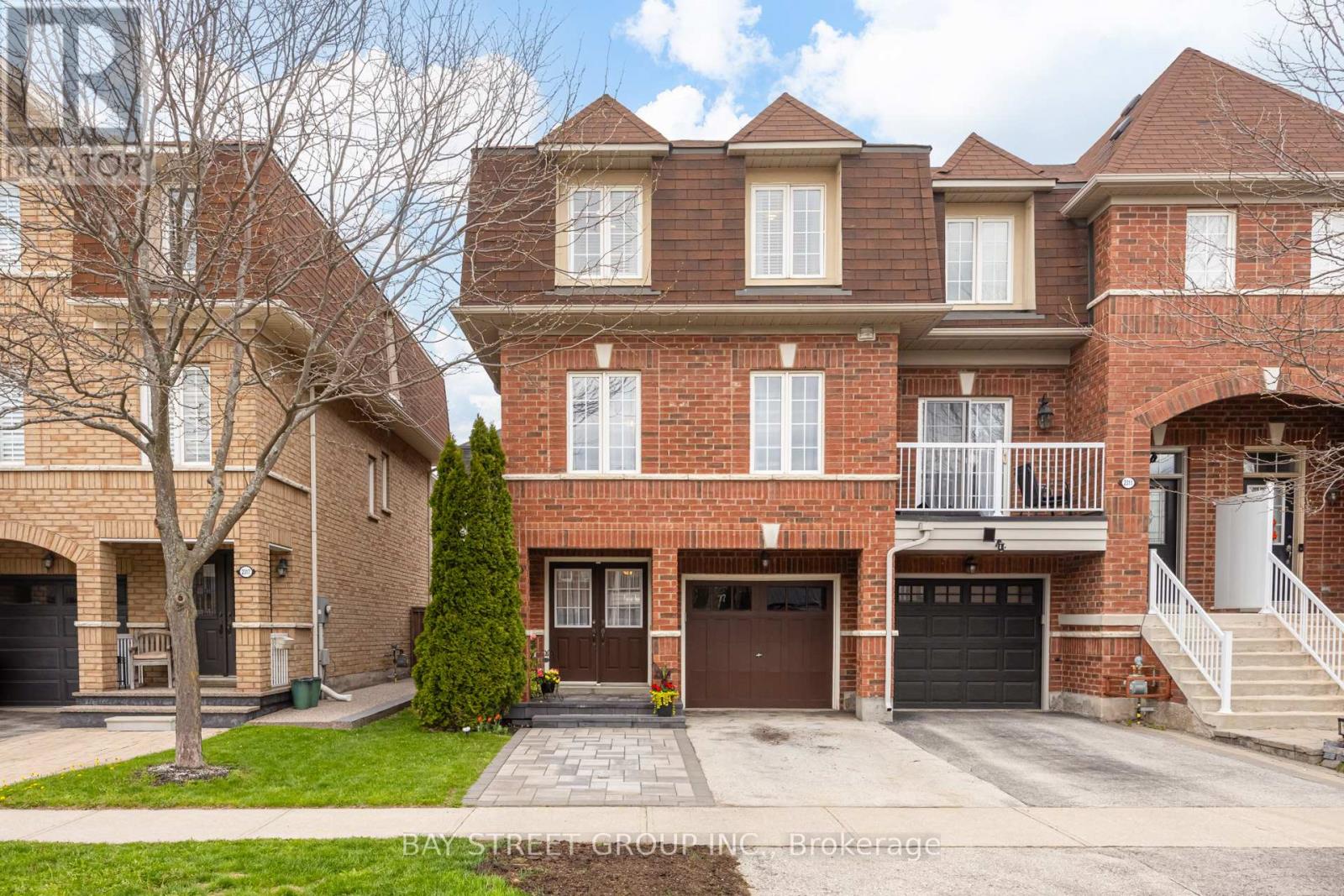 2313 Saddlecreek Crescent, Oakville, Ontario  L6M 5J6 - Photo 1 - W13144154