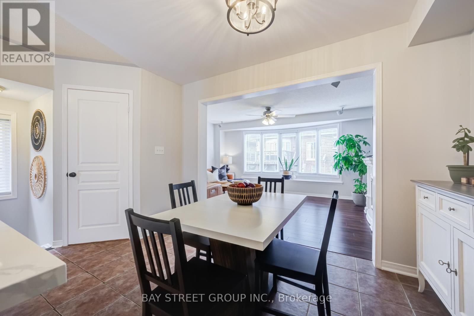 2313 Saddlecreek Crescent, Oakville, Ontario  L6M 5J6 - Photo 14 - W13144154