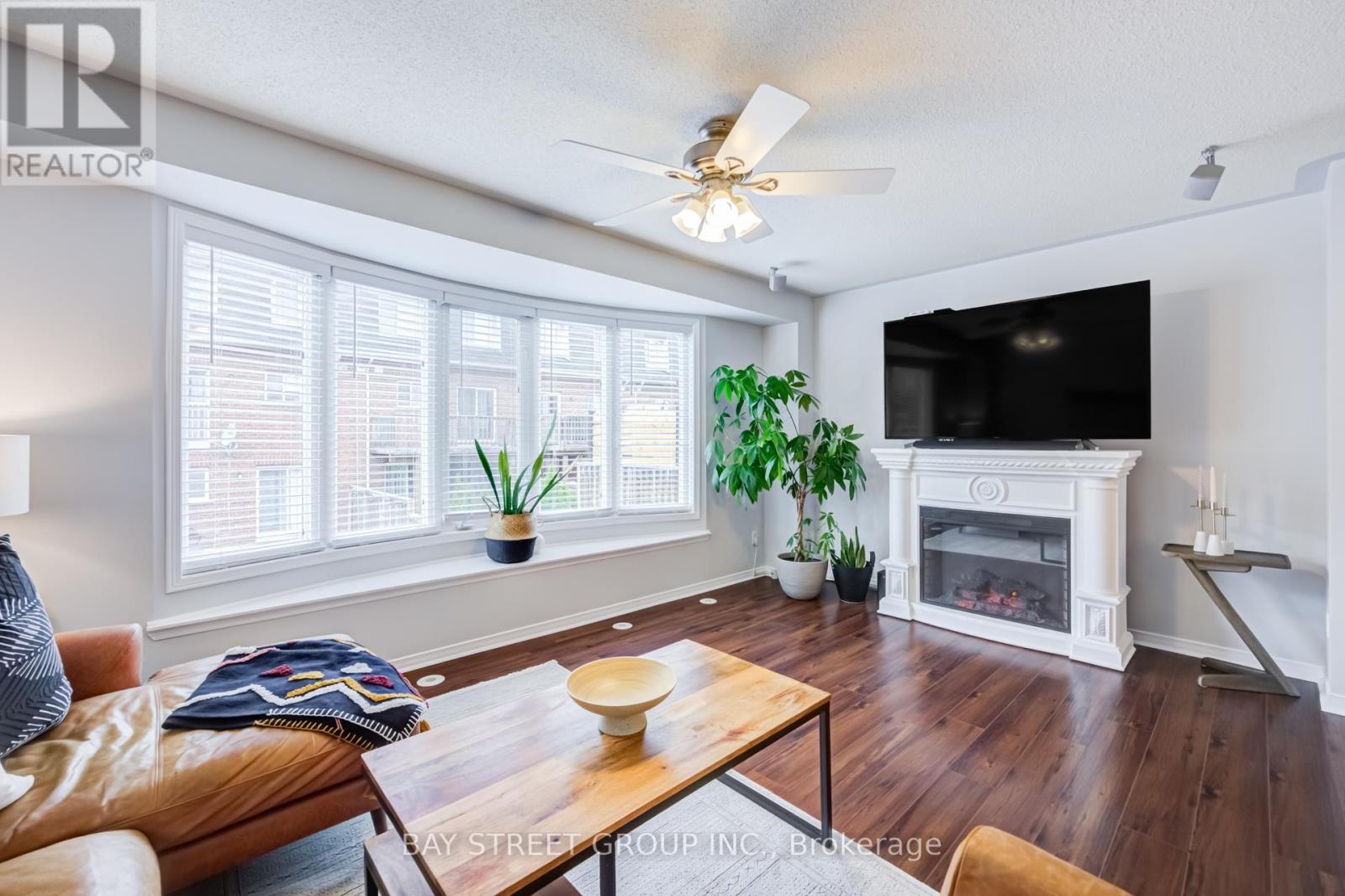2313 Saddlecreek Crescent, Oakville, Ontario  L6M 5J6 - Photo 7 - W13144154