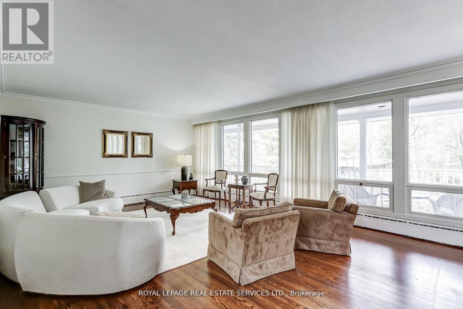 32 Edenbrook Hill, Toronto, Ontario  M9A 3Z6 - Photo 4 - W13144162