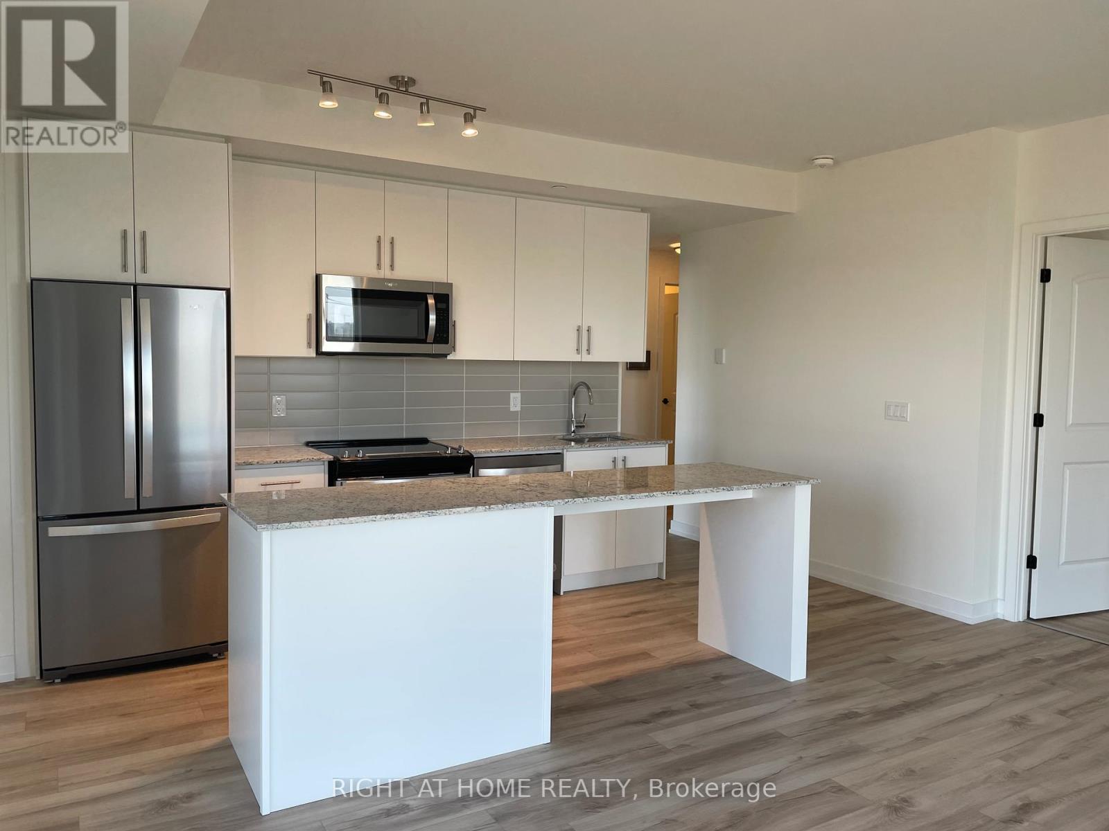 206 - 345 Wheat Boom Drive, Oakville, Ontario  L6H 7X4 - Photo 10 - W13144194